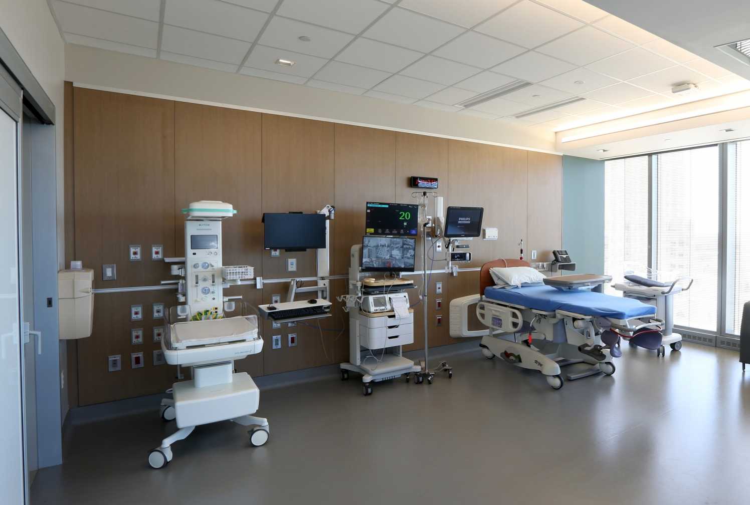 包成功_包成功助孕产子,怀孕初期1-7天有哪些症状?会恶心、腰酸吗?